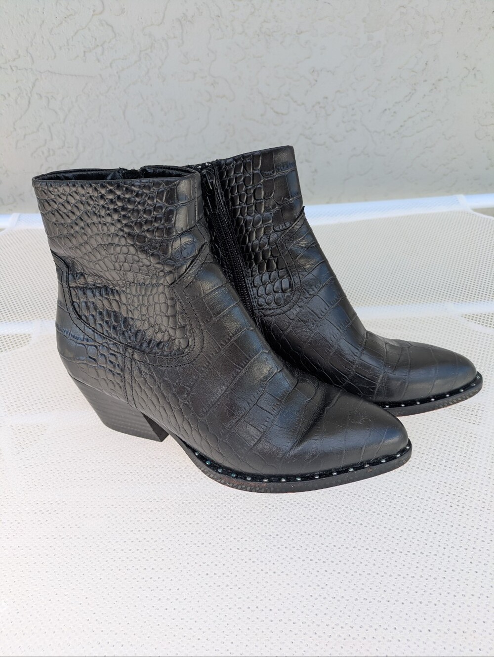 Something Navy "Wesley" Black Croc-Embossed Leather Cowboy Ankle Boots – 4.5